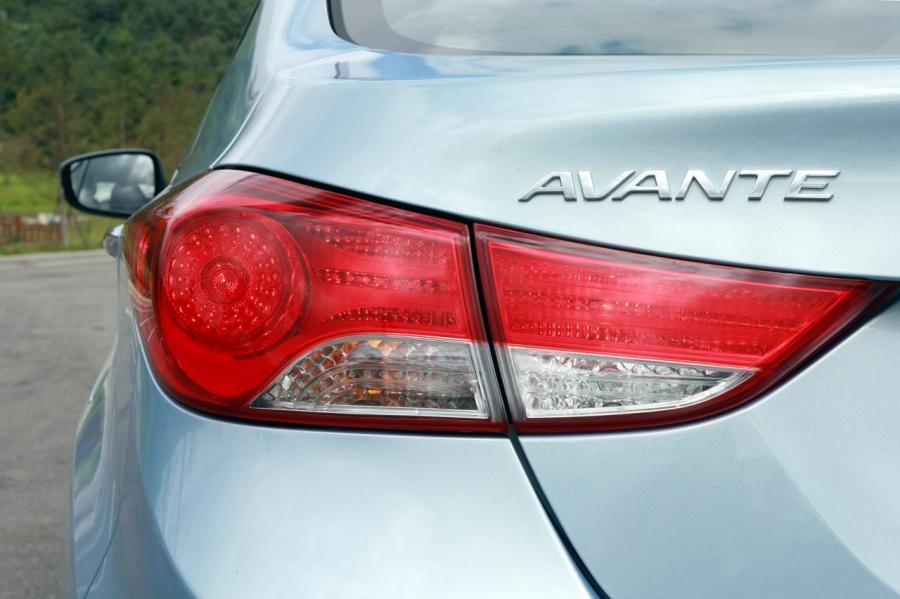  Hyundai Elantra 2011 года  (фото 74 из 144)